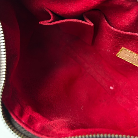 Louis Vuitton Croissant MM - Picture 9 of 17